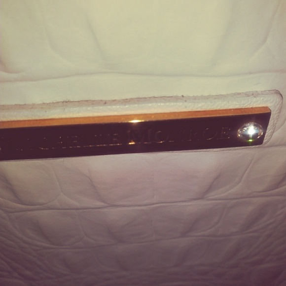 Michelle Monroe Neck Waist Crossbody Bag - Picture 4 of 6